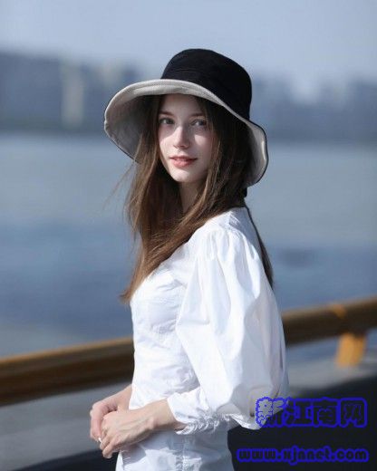 ѪŮ Anastasia Cebulska ֵ@W(wng)